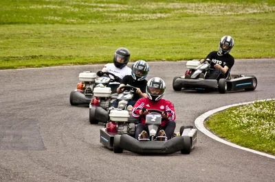 Découvrez les meilleurs circuits de karting en France en 2026 : sensations garanties